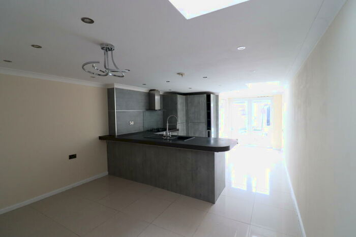 4 Bedroom Terraced House To Rent In Woking, GU21