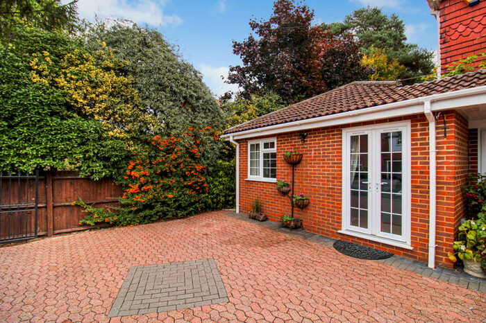 1 Bedroom Maisonette To Rent In Salisbury Road, Farnborough, Hampshire, GU14