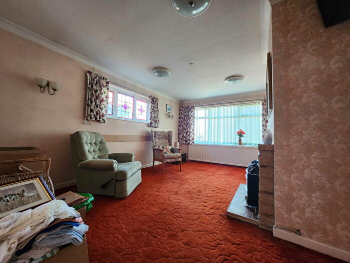 2 Bedroom Detached Bungalow For Sale In Langdale Avenue, Ramsgate, CT11