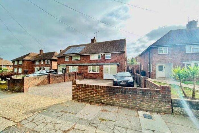 3 Bedroom Semi-Detached House To Rent In Valley Drive, Gravesend, DA12