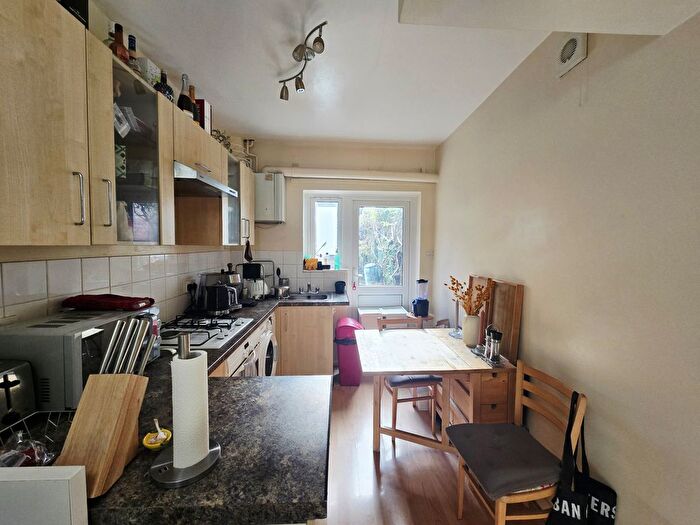 1 Bedroom Flat To Rent In Blairderry Road, Streatham Hill, SW2