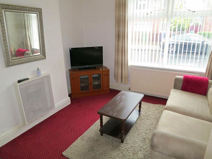 3 Bedroom Terraced House To Rent In £pppw Kingswood Road, Fallowfield, M14