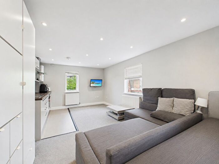 Studio To Rent In Royal Gardens, Fiddlers Green, Cheltenham, GL51