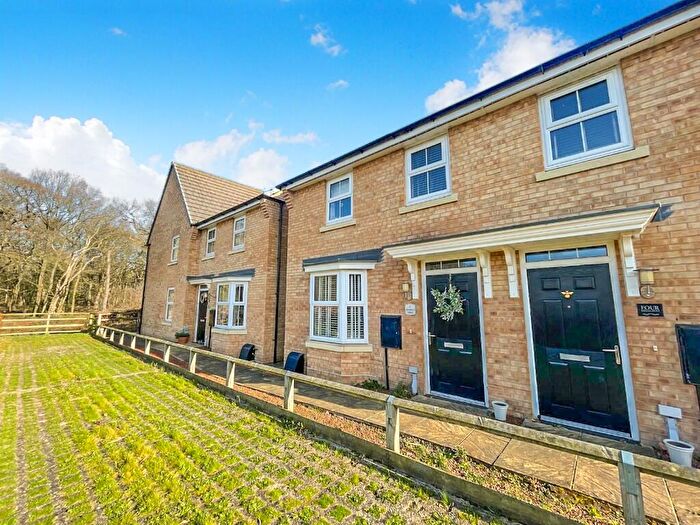 3 Bedroom Semi Detached House For Sale In Loxley Mews, DN9