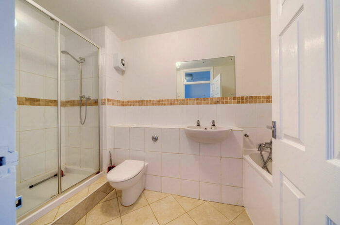 2 Bedroom Apartment To Rent In Kemnal Road, Chislehurst, BR7
