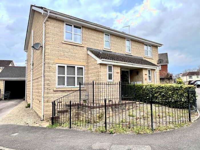 3 Bedroom Semi-Detached House To Rent In Meadowsweet Drive, Calne, SN11