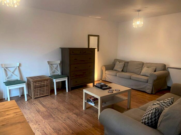 2 Bedroom Flat To Rent In William Street, Bedminster, Bristol, BS3