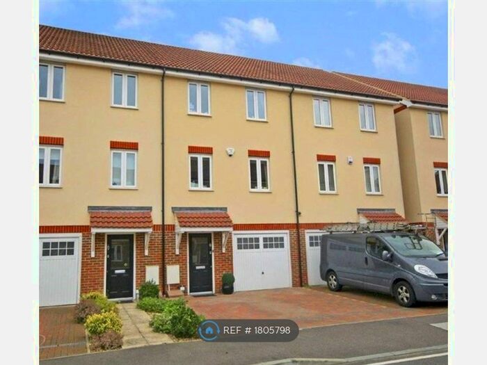 4 Bedroom Terraced House To Rent In Robinia Road, Broxbourne, EN10