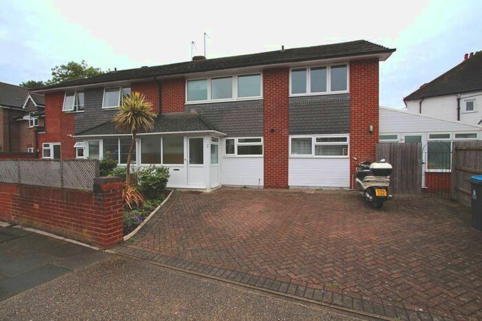 6 Bedroom Semi-Detached House To Rent In Park Road, Surbiton, KT5