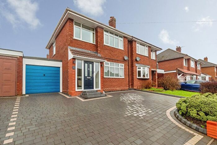 3 Bedroom Semi Detached House For Sale In Leveson Avenue, Walsall, Staffordshire, WS6