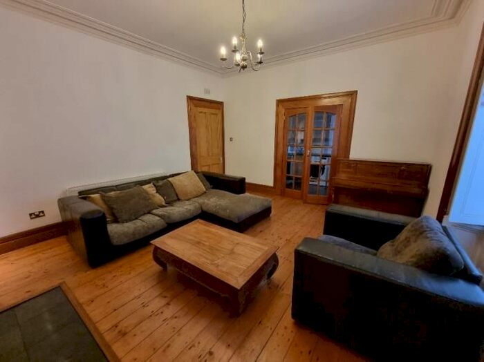 2 Bedroom Flat To Rent In Albert Street, Aberdeen, AB25