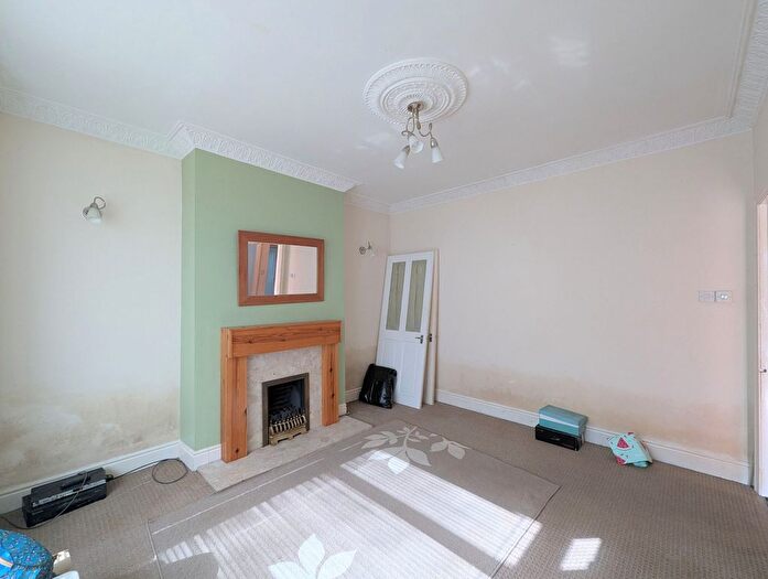 2 Bedroom Semi-detached Bungalow For Sale In Highfield Road, South Shields, NE34
