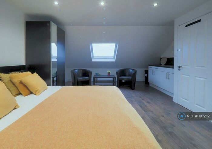 Studio To Rent In Sandymount Avenue, Stanmore, HA7