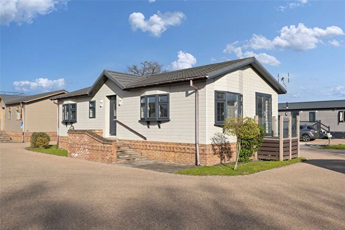 2 Bedroom Bungalow To Rent In Chertsey Lane, Staines-Upon-Thames, Surrey, TW18