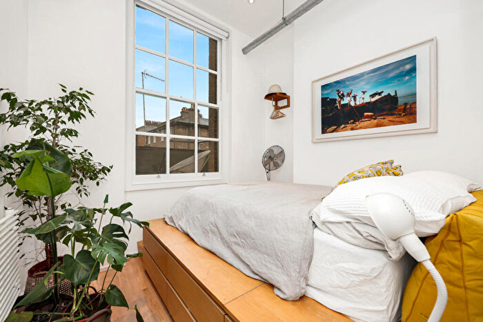 1 Bedroom Terraced House To Rent In Kentish Town Road, Kentish Town, NW5