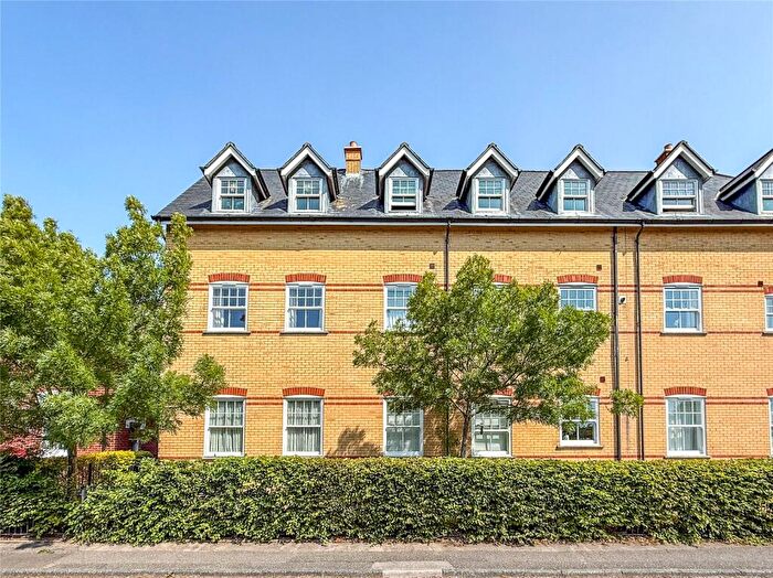 2 Bedroom Apartment For Sale In Osterley Court, Clarence Place, Christchurch, Dorset, BH23
