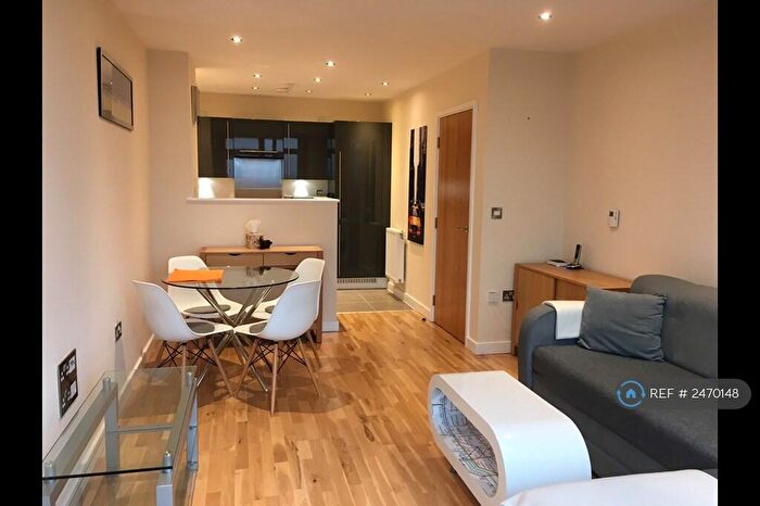 1 Bedroom Flat To Rent In Dunstan Mews, Enfield, EN1