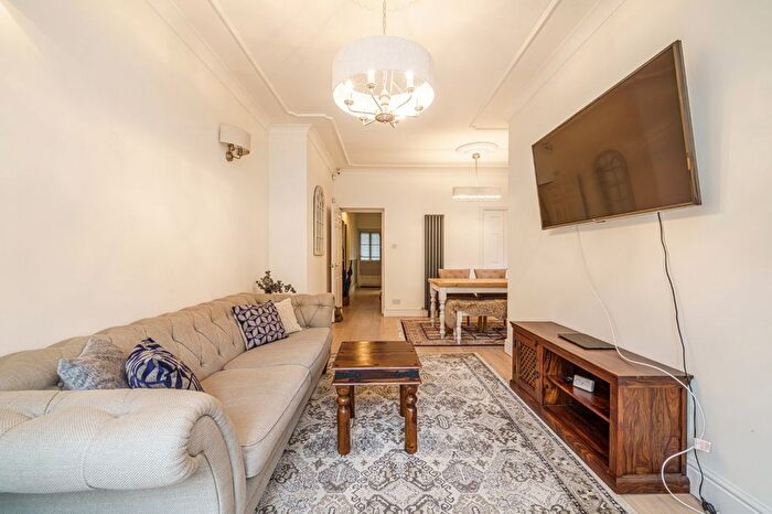 4 Bedroom Terraced House To Rent In Lordship Lane, East Dulwich, London, SE22