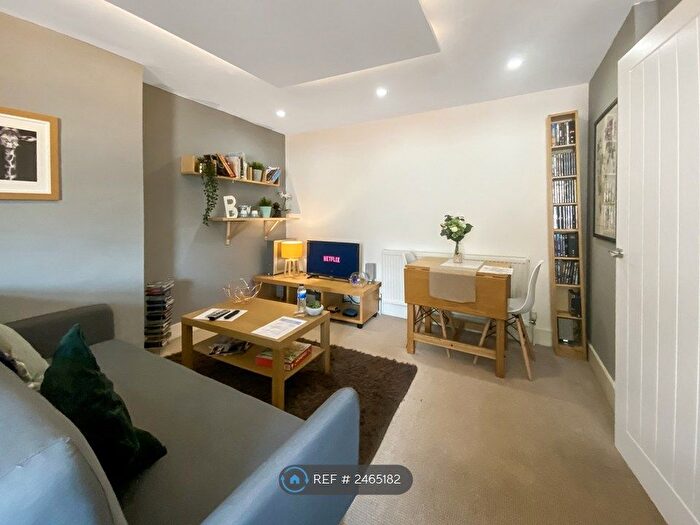 1 Bedroom Flat To Rent In Cathays Terrace, Cardiff, CF24