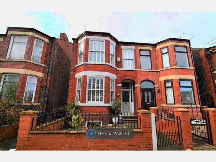 4 Bedroom Semi-Detached House To Rent In Hunts Road, Salford, M6
