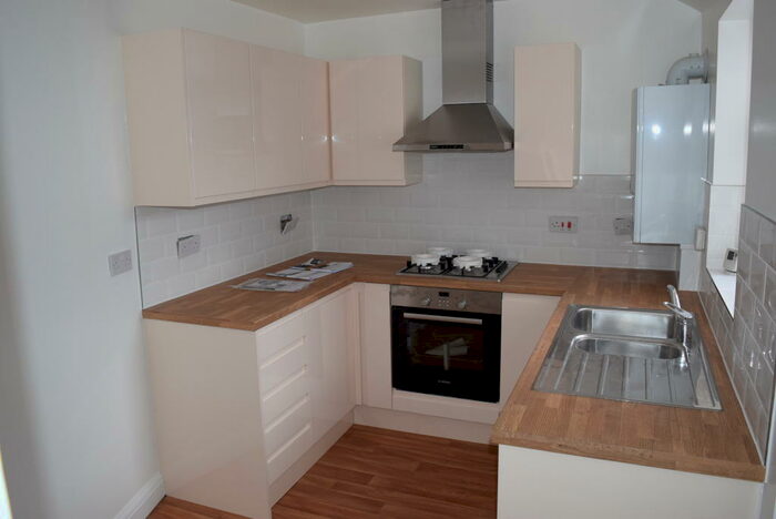 2 Bedroom Flat To Rent In London Road, Westcliff-On-Sea, Essex, SS0
