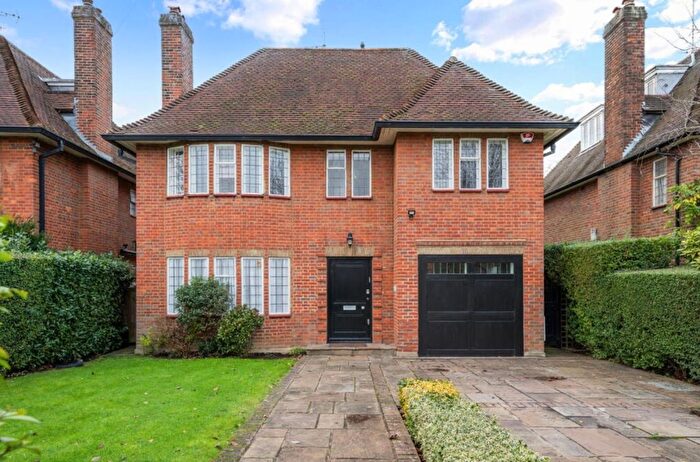 6 Bedroom Detached House To Rent In Kingsley Way, London, N2