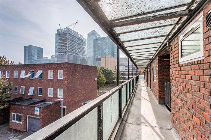 1 Bedroom Flat For Sale In Saltwell Street, Poplar, E14