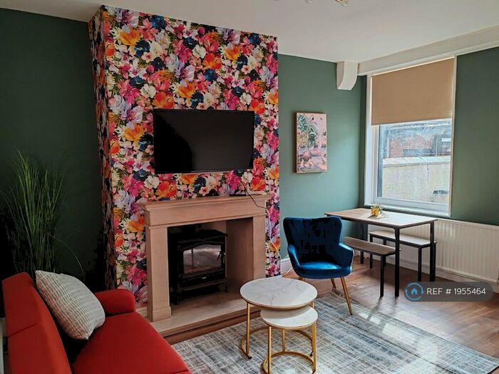 3 Bedroom Terraced House To Rent In Kingsford Street, Salford, M5