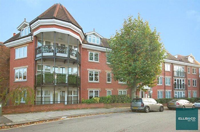 2 Bedroom Apartment To Rent In Swift Court, The Grove, London, N3