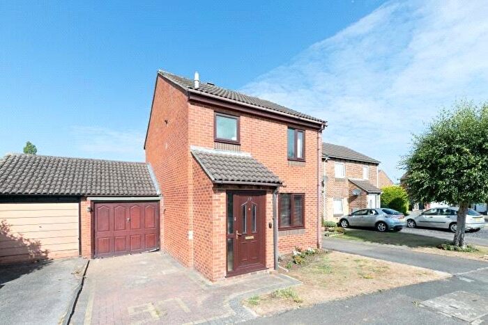3 Bedroom Semi-Detached House For Sale In Flatford Place, Kidlington, Oxfordshire, OX5
