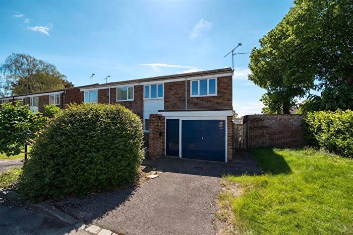 3 Bedroom Semi-Detached House For Sale In Highbridge Close, Caversham, Reading, RG4