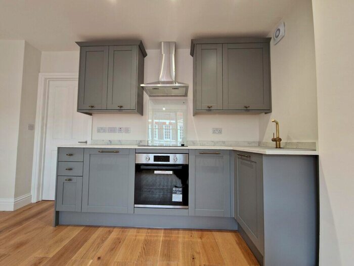 1 Bedroom Apartment To Rent In Butchers Row, Banbury, Oxon, OX16