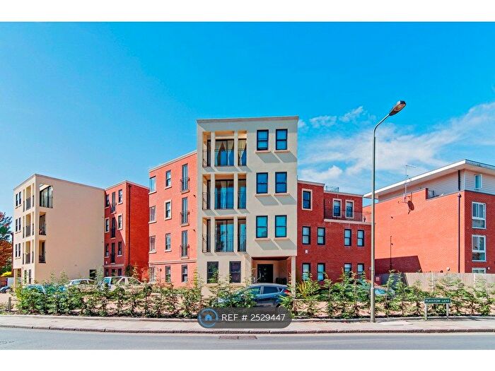 2 Bedroom Flat To Rent In Plaistow Lane, Bromley, BR1