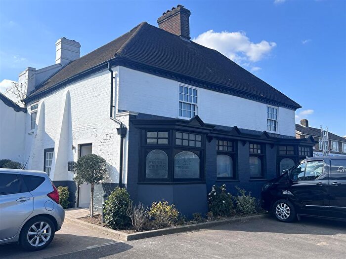 1 Bedroom Flat To Rent In High Street, London Colney, St. Albans, AL2