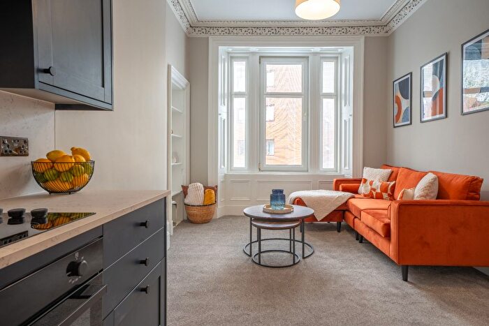 2 Bedroom Flat To Rent In Baldovan Terrace, Stobswell, Dundee, DD4