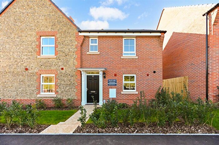 3 Bedroom Semi Detached House For Sale In Fig Tree Lane, BN18