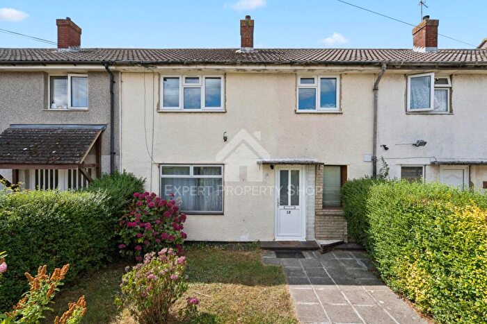 3 Bedroom Terraced House For Sale In Argyle Avenue, Aylesbury, HP19