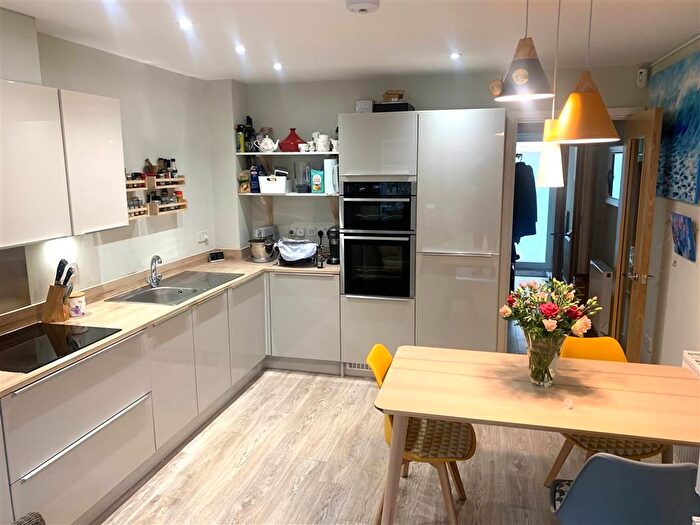 3 Bedroom Property To Rent In Trent Lane, Nottingham, NG2