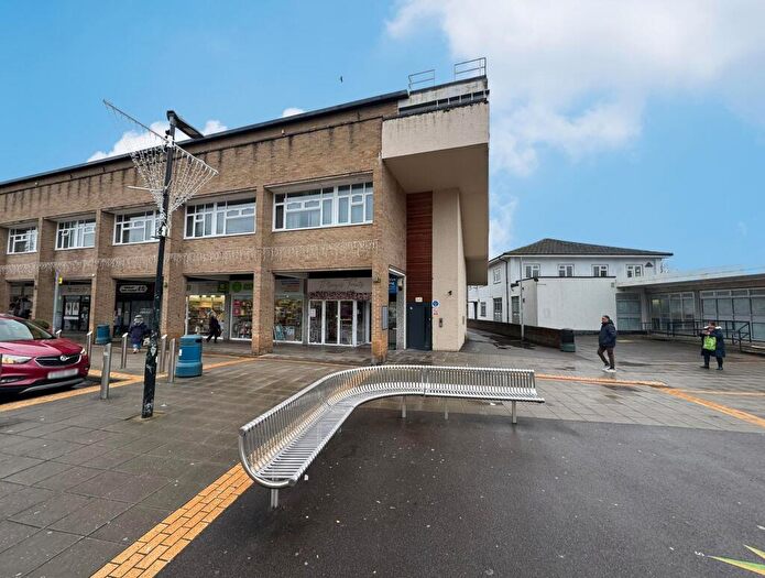 4 Bedroom Flat For Sale In Crockhamwell Road, Woodley, Reading, Berkshire, RG5