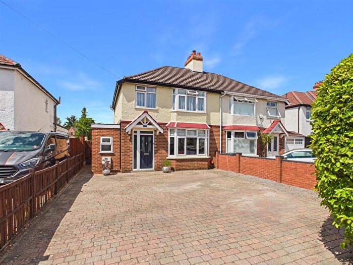3 Bedroom Semi Detached House For Sale In Elmbridge Road, Gloucester, GL2