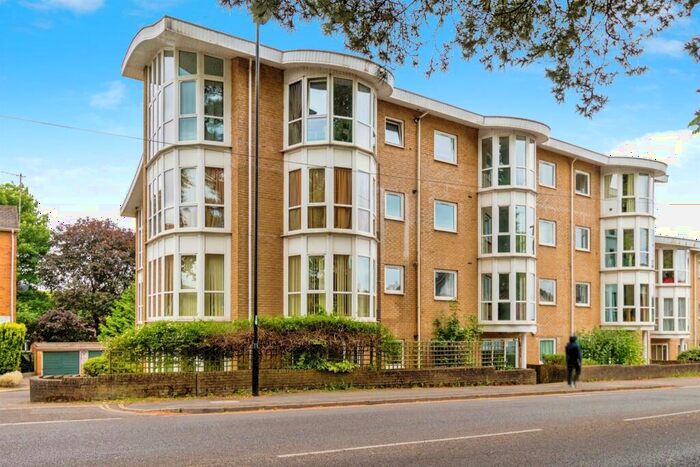 2 Bedroom Apartment For Sale In Winchester Road, Southampton, SO16
