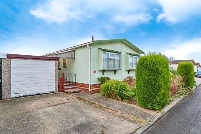 2 Bedroom Park Home For Sale In Allington Gardens, Allington, Grantham, NG32