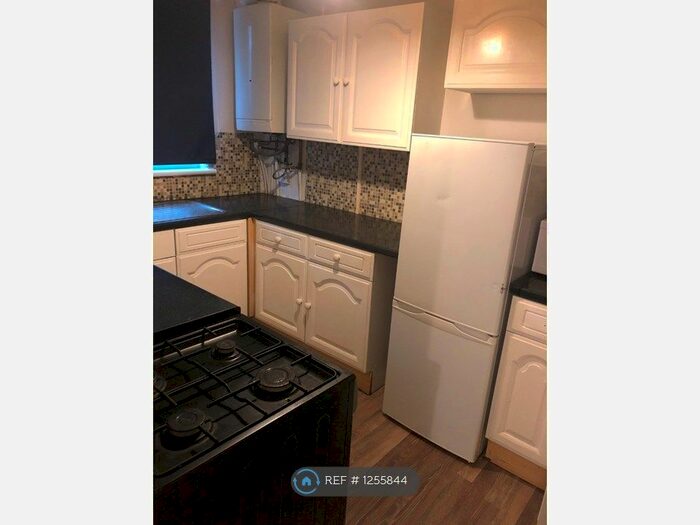 2 Bedroom Flat To Rent In Bath Road, Hounslow TW5