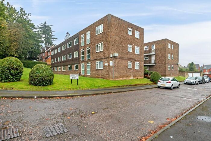 1 Bedroom Apartment To Rent In Baron Court, Reading, RG30