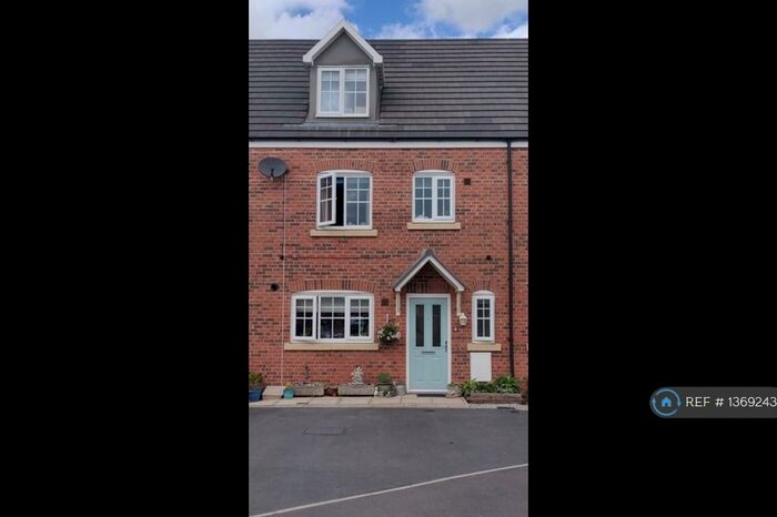 4 Bedroom Terraced House To Rent In Sable Road, Shavington, CW2