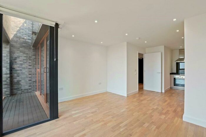 1 Bedroom Apartment To Rent In Burgess Springs, Chelmsford, CM1