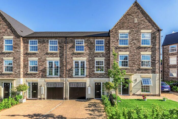 4 Bedroom House To Rent In Montagu Crescent, Wetherby, West Yorkshire, LS22