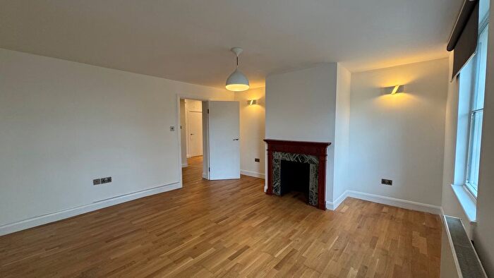 2 Bedroom Flat To Rent In London Road, Isleworth, TW7