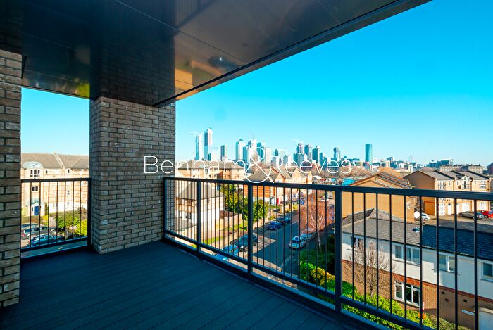 2 Bedroom Flat To Rent In Plough Way, London, SE16