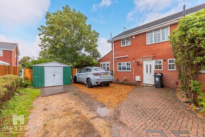 4 Bedroom Terraced House To Rent In Ampfield Road, Throop, BH8